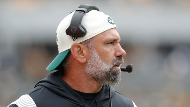 Jets' defensive coordinator Jeff Ulbrich, a former NFL linebacker